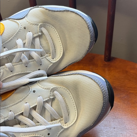 Nike Air Max SC (GS) – Sail / Laser Orange – Boys Size 3.5Y – EUC - Picture 8 of 12